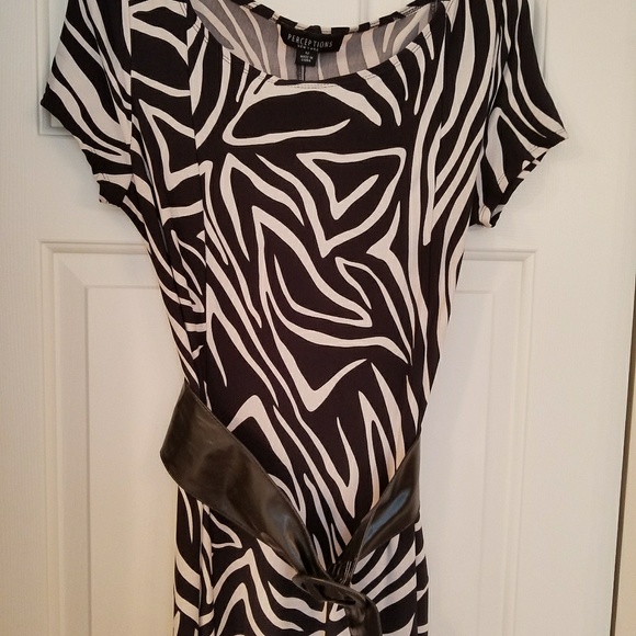 Dress - Picture 3 of 4